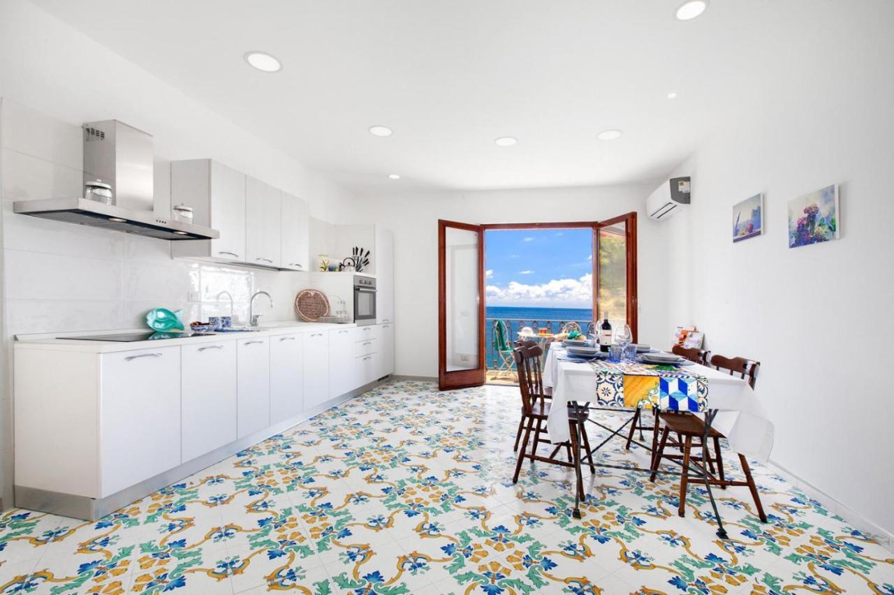 Russo - De Vivo Realty Villa *