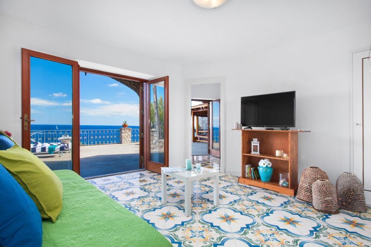 Russo - De Vivo Realty Villa *