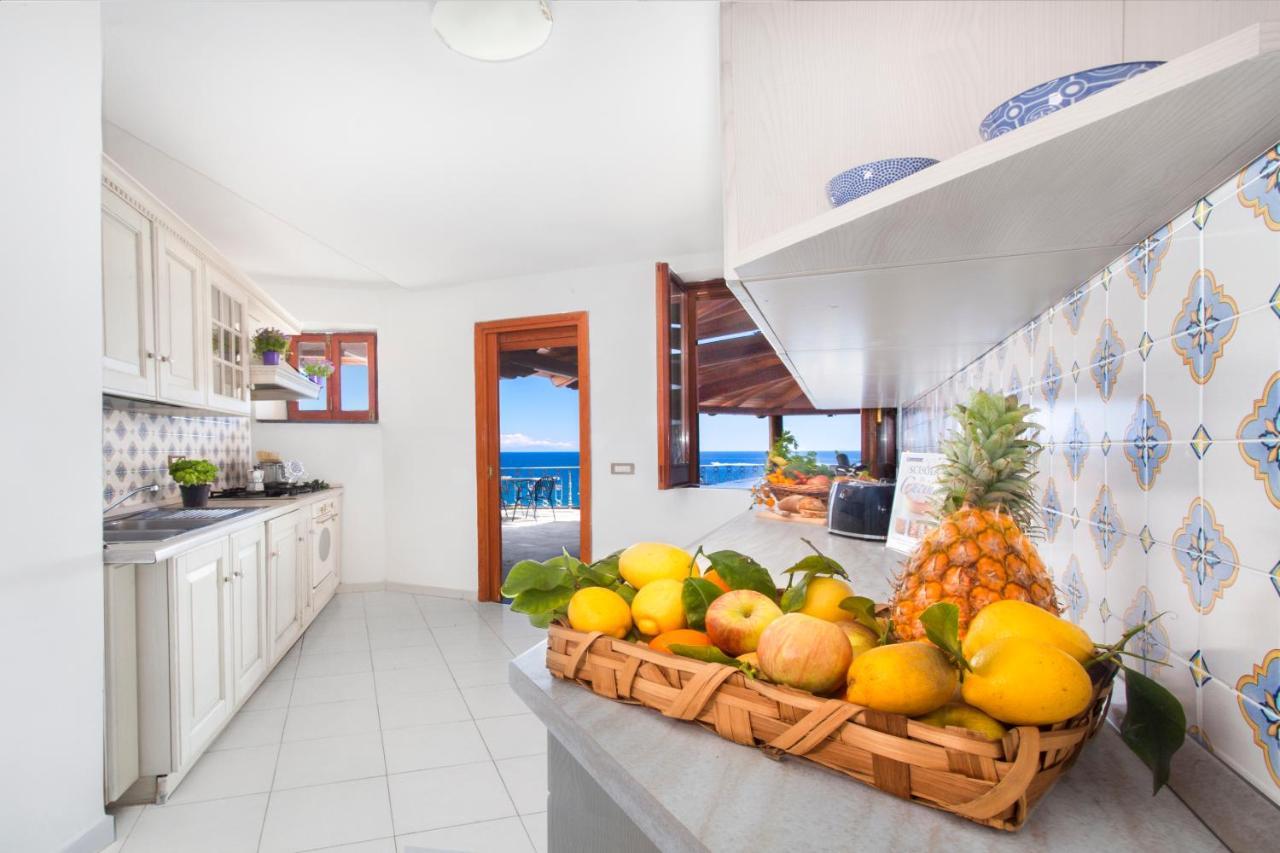 Villa Russo - De Vivo Realty *