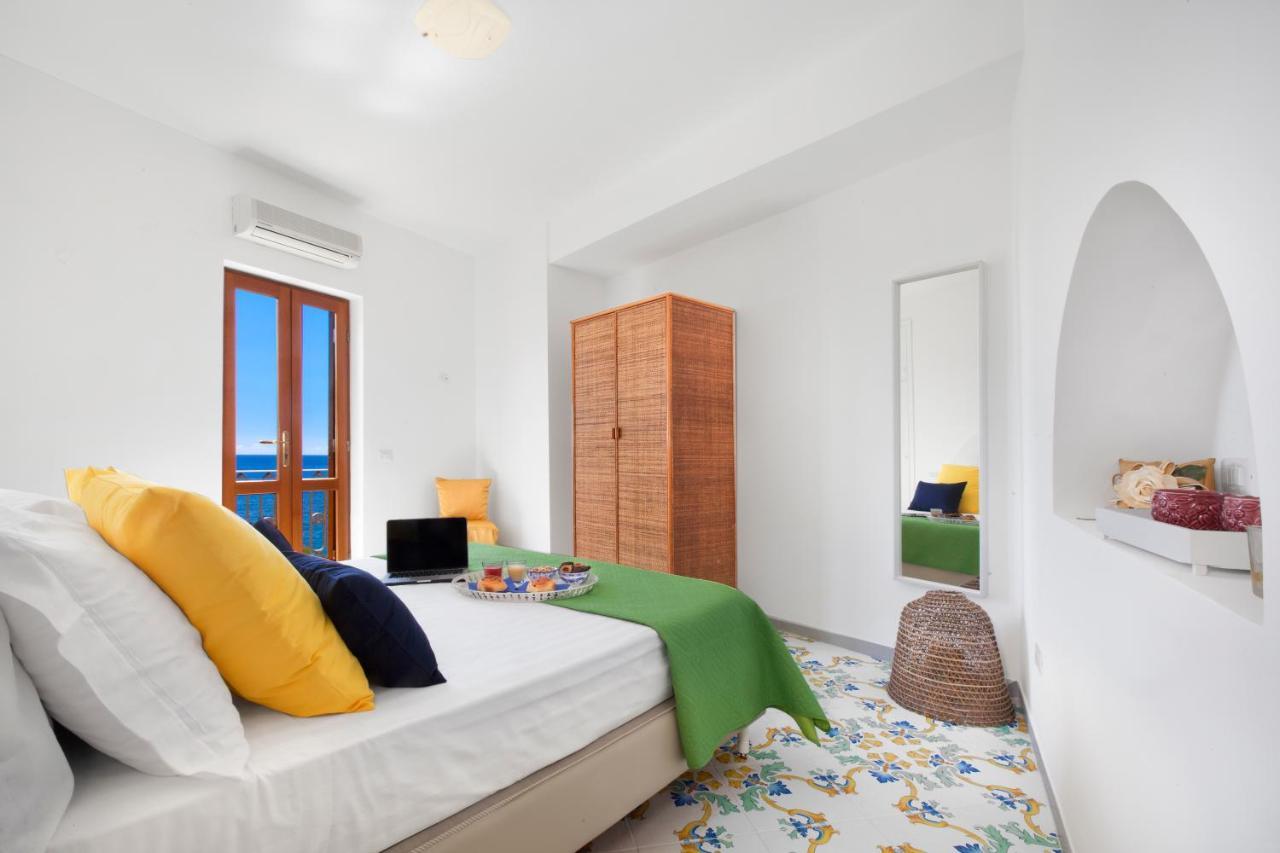 Villa Russo - De Vivo Realty *