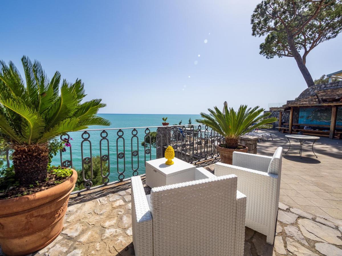 Russo - De Vivo Realty * Nerano