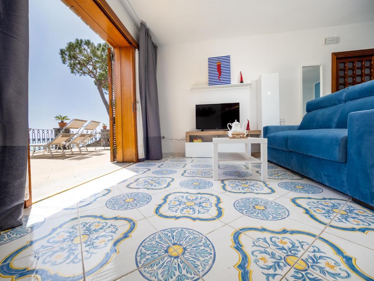 Villa Russo - De Vivo Realty *
