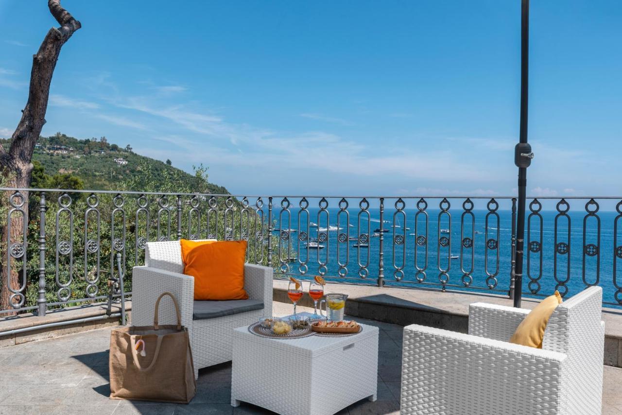 Villa Russo - De Vivo Realty *
